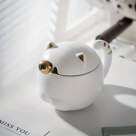 Taza de cerámica con cuchara y tapa